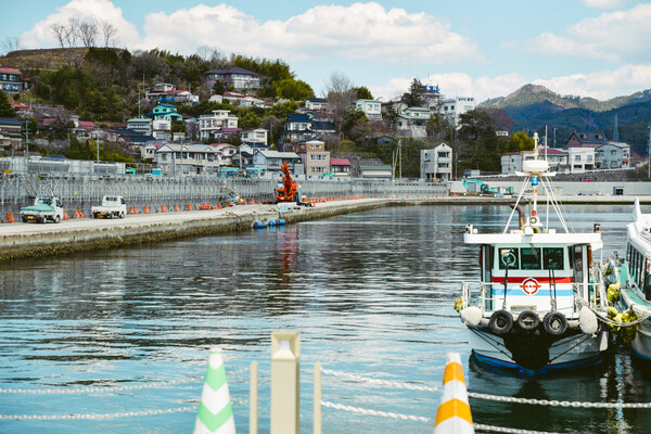 気仙沼の地形。海からすぐ山が迫っているのがわかる