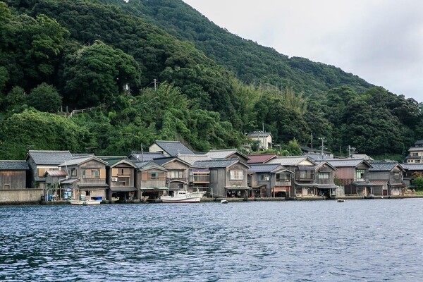 伊根町の街並み