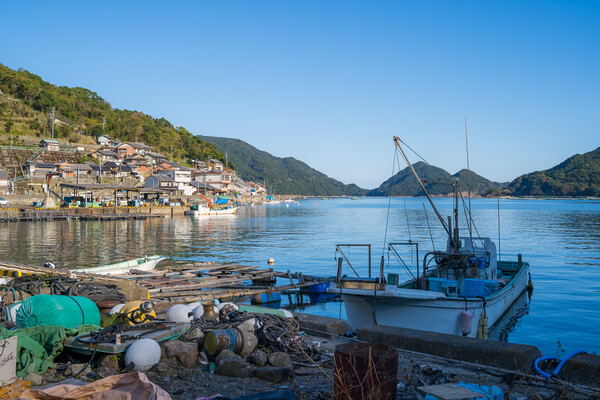 三重県の南部に位置する熊野市甫母町（ほぼちょう）の漁港