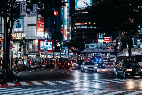 東京の交差点写真